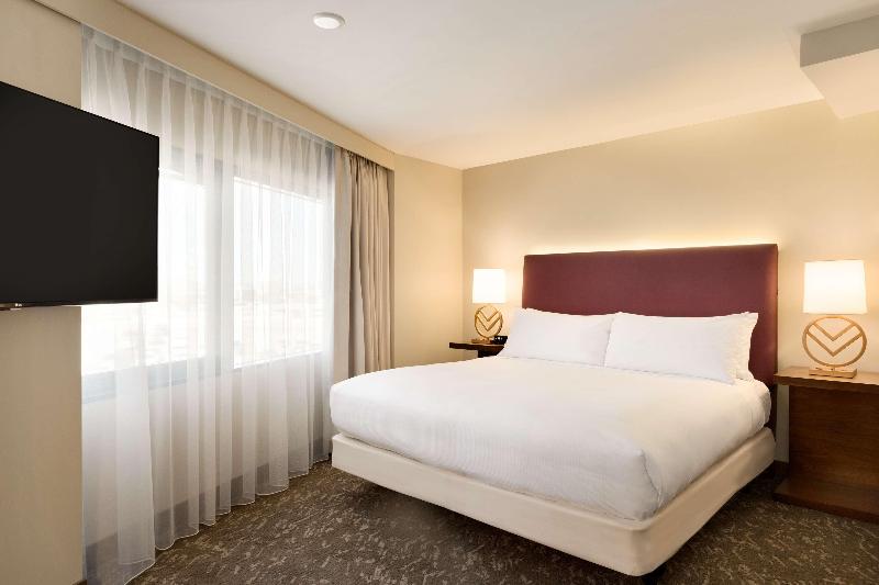 استودیو استاندارد با تخت کینگ, Embassy Suites By Hilton Phoenix Downtown North