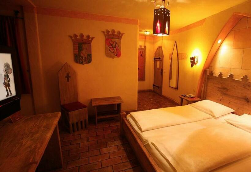 חדר סטנדרט יחיד, 4 Sterne Burghotel Castillo Alcazar, Europa Park Freizeitpark & Erlebnis Resort