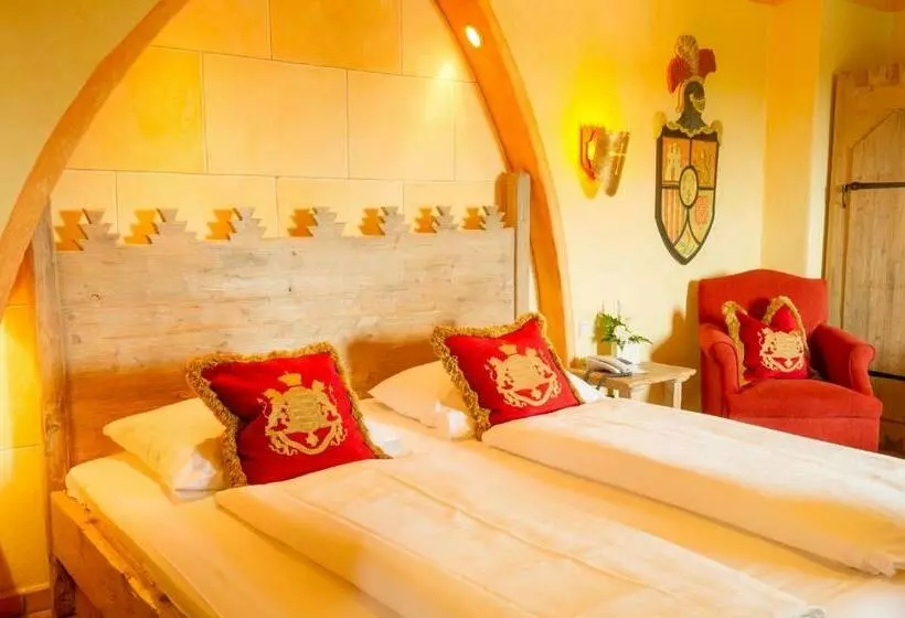 スタンダードシングルルーム, 4 Sterne Burghotel Castillo Alcazar, Europa Park Freizeitpark & Erlebnis Resort