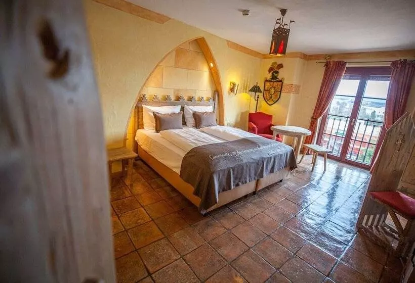スタンダードルーム, 4 Sterne Burghotel Castillo Alcazar, Europa Park Freizeitpark & Erlebnis Resort