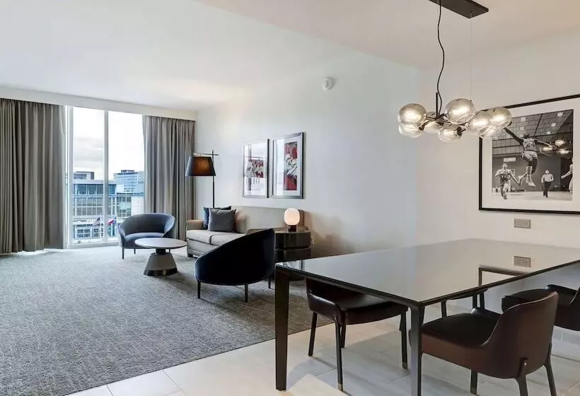プレミアムスイート, Hilton University Of Houston