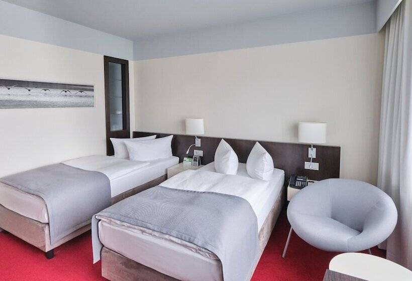 Номер Стандарт, Holiday Inn Berlin Airport   Conference Centre, An Ihg