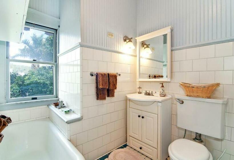 חדר דלוקס עם מיטת קינג, Manoa Valley Inn