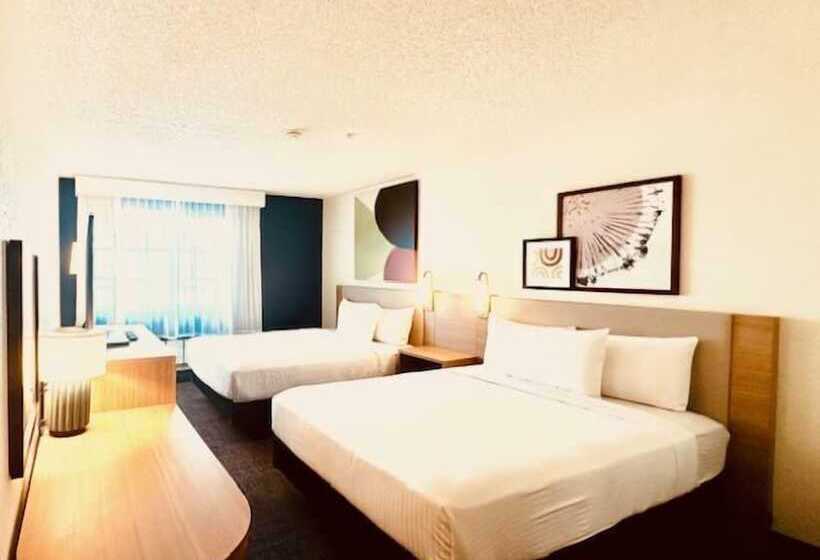 Номер Стандарт 2 Двуспальные Кровати, Spark By Hilton Modesto