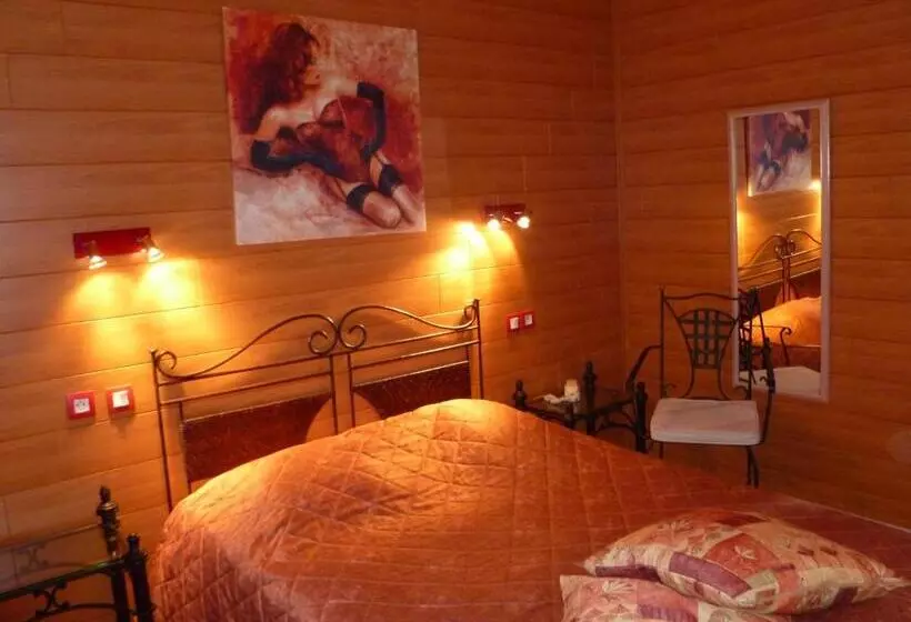 اتاق استاندارد, Restaurant Les Pins Logis