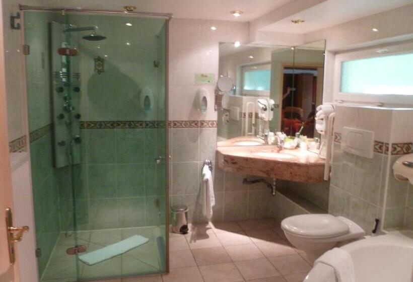 套房, Restaurant Les Pins Logis