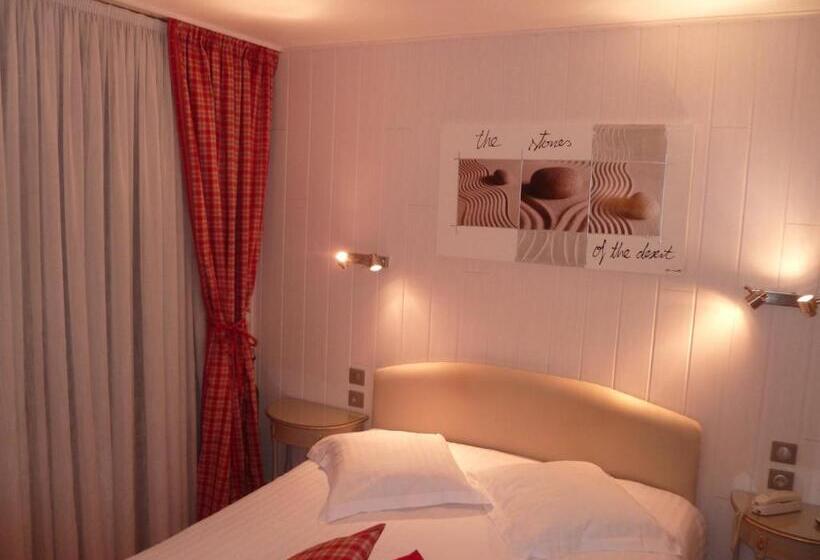 Номер Стандарт, Restaurant Les Pins Logis