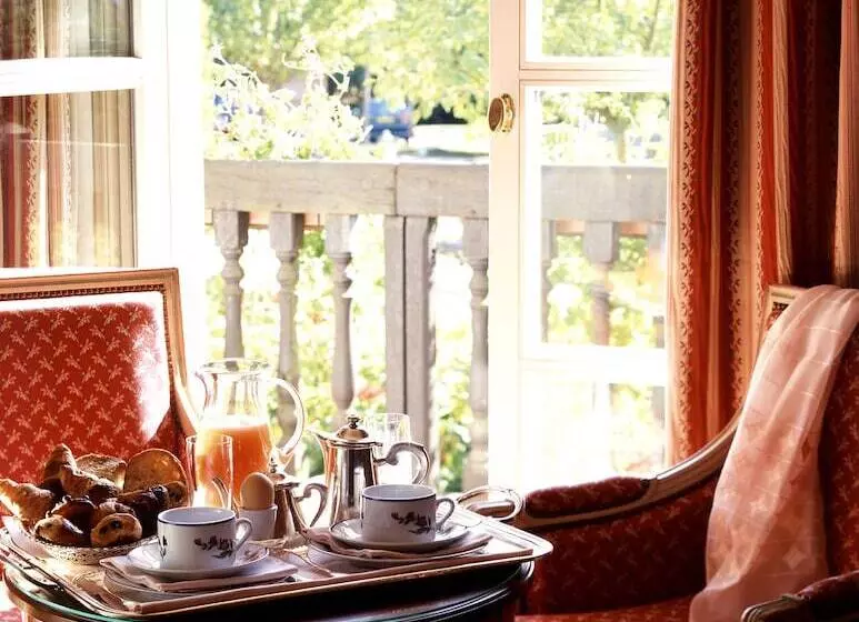 Superior-huone Parveke, Hôtel Château De L Ile