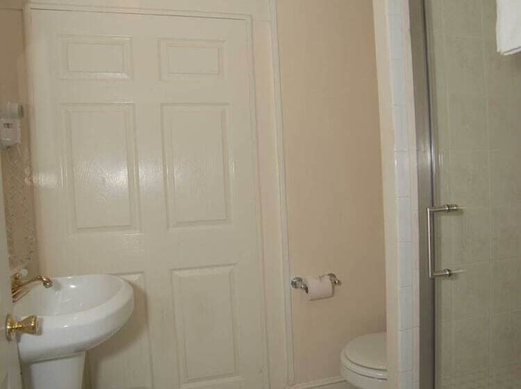 Номер Стандарт, Inn On Bellevue