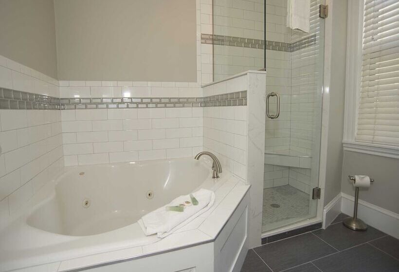 Номер Стандарт, Inn On Bellevue