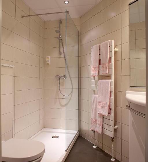 חדר סטנדרט לשלושה, Turenne