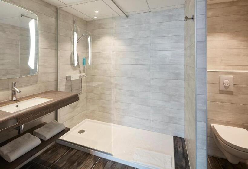 חדר סופריור לשלושה, Turenne