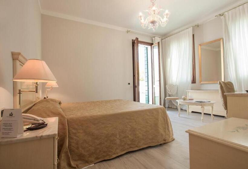 キングサイズベッドのデラックスルーム, Villa Braida