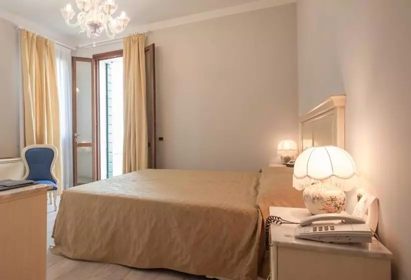 キングサイズベッドのデラックスルーム, Villa Braida