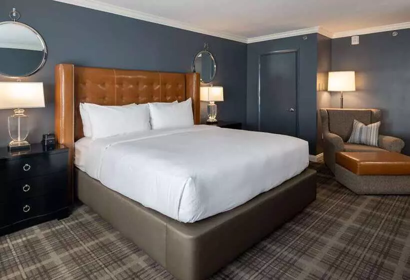キングサイズベッドのスイートルーム, Virgin Hotels Las Vegas, Curio Collection by Hilton
