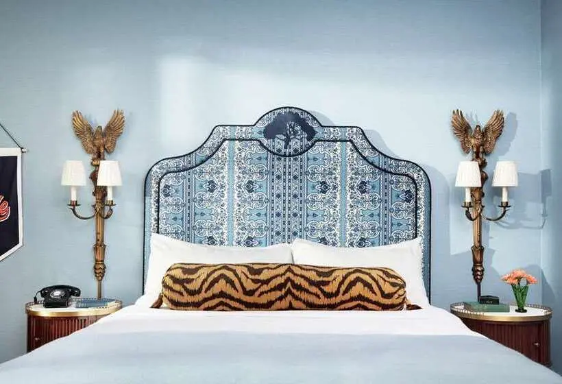 سوئیت با تخت بزرگ, Virgin Hotels Las Vegas, Curio Collection by Hilton