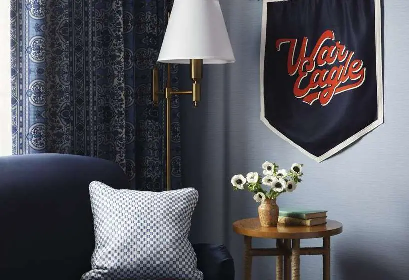 سوئیت با تخت بزرگ, Virgin Hotels Las Vegas, Curio Collection by Hilton