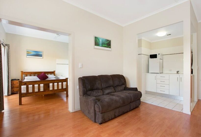 جناح مزود بجاكوزى, Cairns City Sheridan Motel