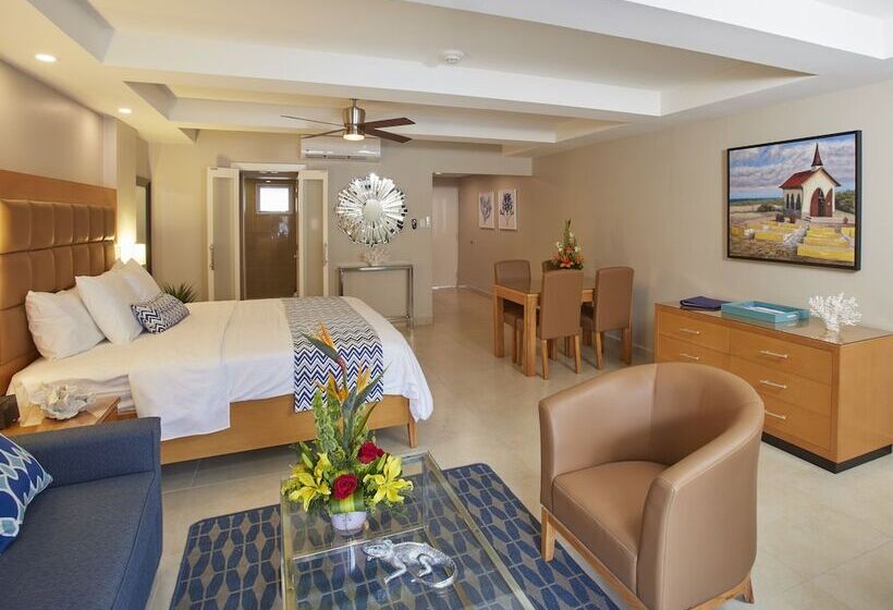 استودیوی استاندارد, Divi Dutch Village Beach Resort