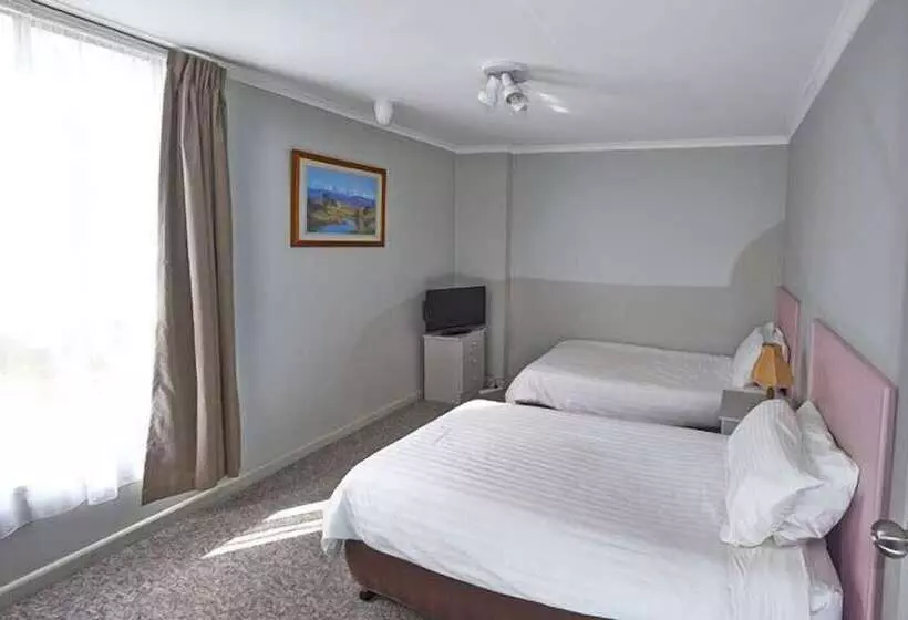Suite Familiar, Figtree Motel