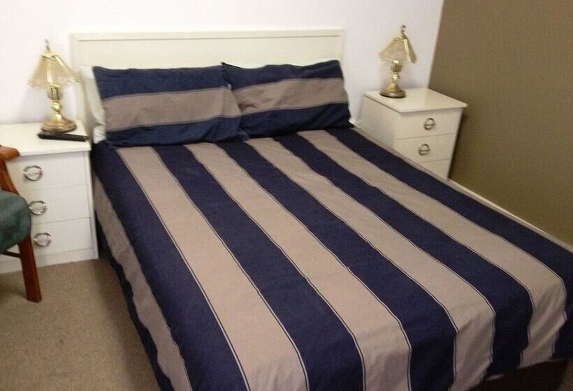 חדר אקונומי, Figtree Motel