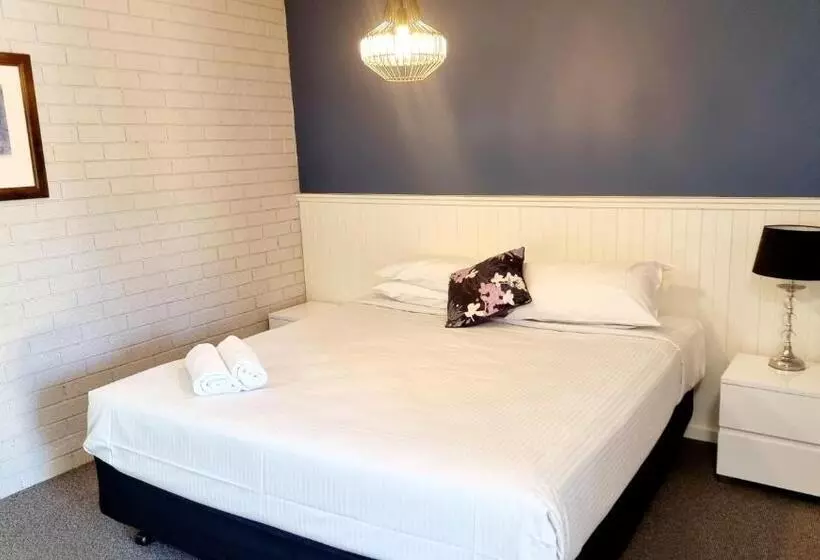 اتاق لوکس خانوادگی, Motel Sierra Bright