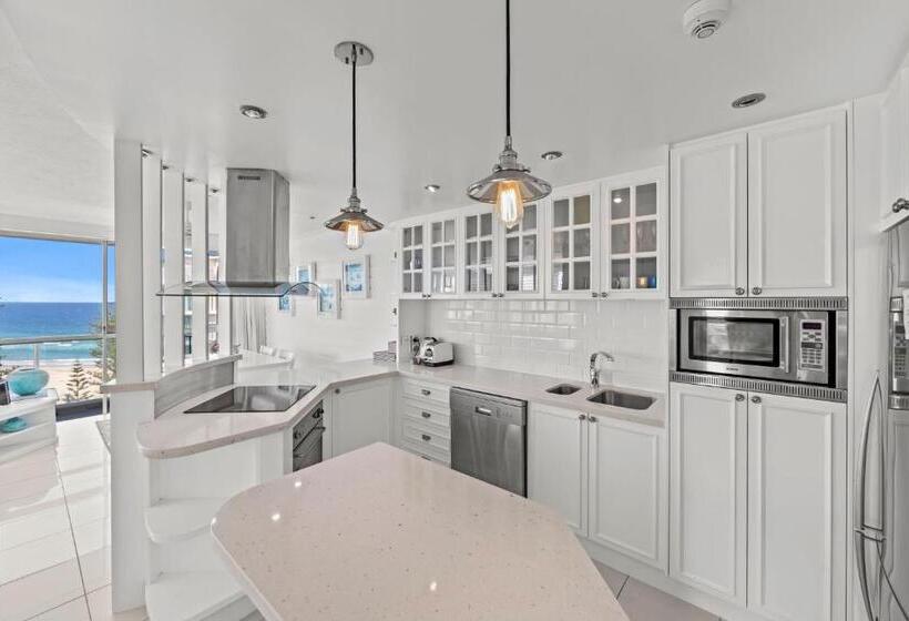 شقة غرفة واحدة مطلة على البحر, Burleigh Beach Tower