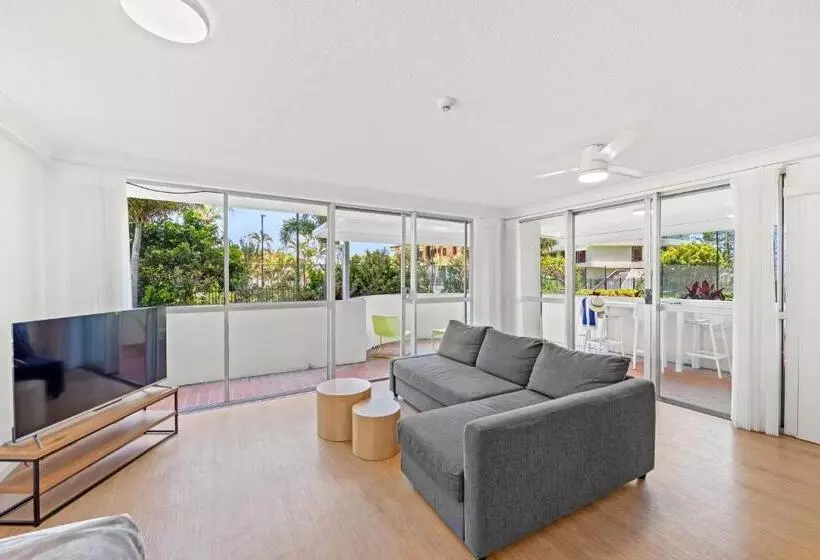 庭の見える1ベッドルームアパートメント, Burleigh Beach Tower