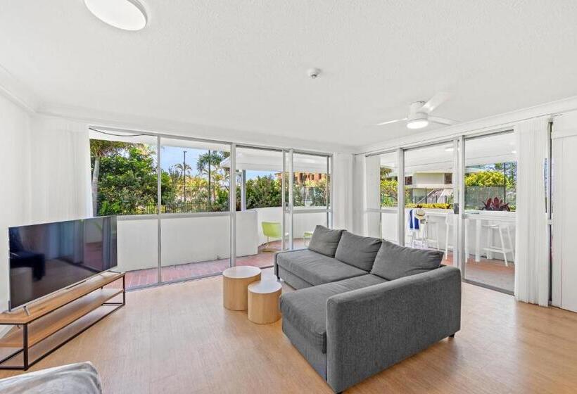Апартаменты 2 спальни Вид на Сад, Burleigh Beach Tower