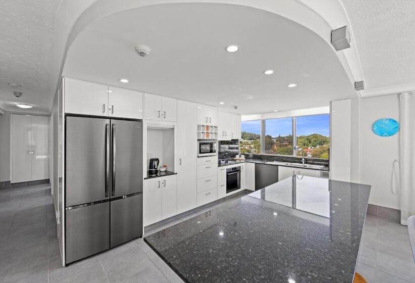 شقة سوبيريور غرفة نوم واحدة مطلّة علي البحر, Burleigh Beach Tower