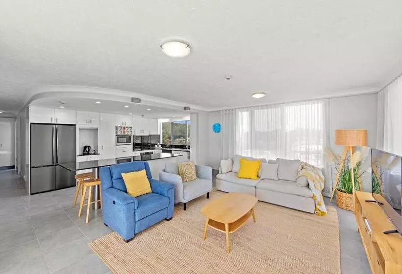 オーシャンビューのスーペリアー1ベッドルームアパートメント, Burleigh Beach Tower