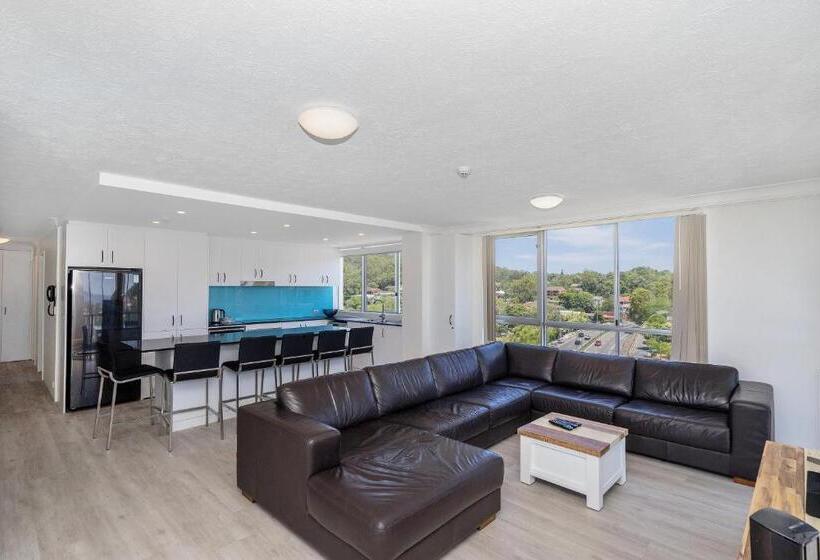 شقة سوبيريور من غرفتي نوم مطلة على البحر, Burleigh Beach Tower