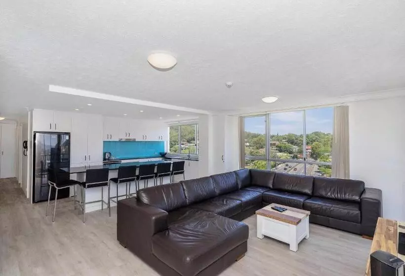 Superior 2-bedroom flat with sea view, Burleigh Beach Tower
