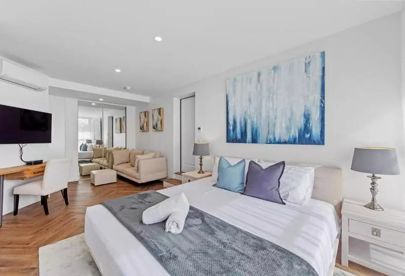 Superior studio with garden view, Burleigh Beach Tower
