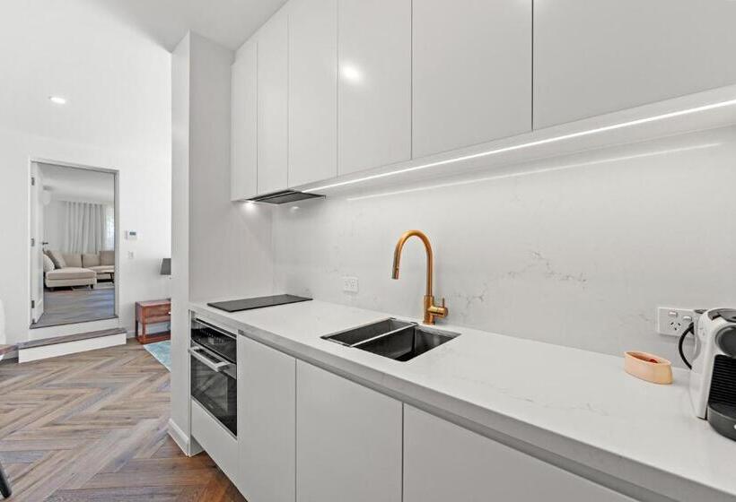 Апартаменты Superior 3 Спальни, Burleigh Beach Tower