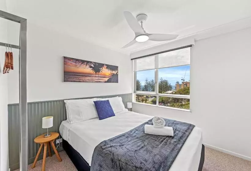 オーシャンビューの2ベッドルームデラックスアパート, Burleigh Beach Tower