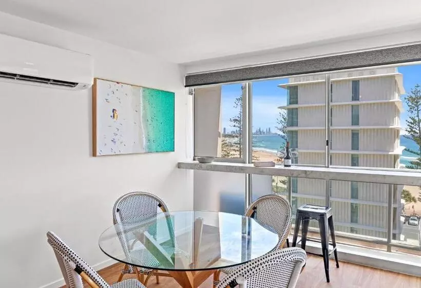 オーシャンビューの1ベッドルームデラックスアパート, Burleigh Beach Tower