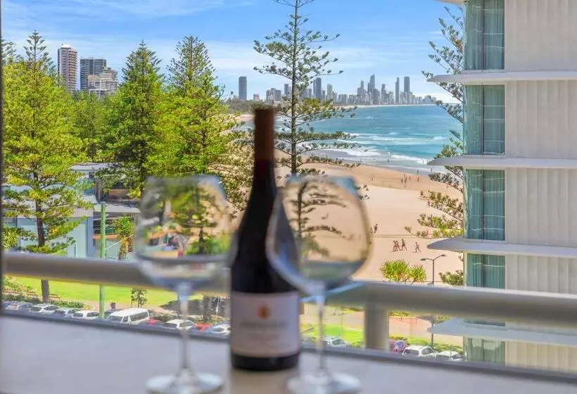オーシャンビューの1ベッドルームデラックスアパート, Burleigh Beach Tower