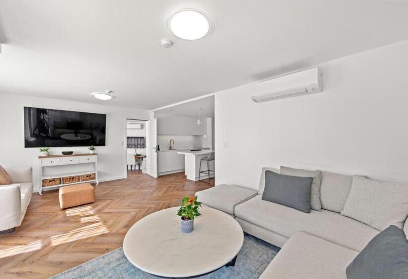 Апартаменты Superior 3 Спальни, Burleigh Beach Tower