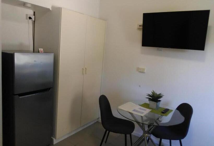 شقة غرفة واحدة, Caravilla Motor Inn