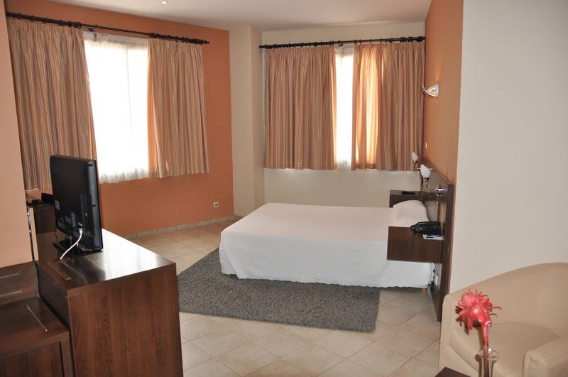 اتاق کلاسیک, Continental Luanda