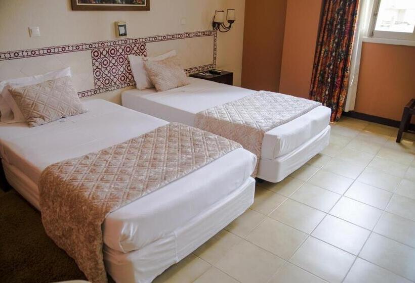 اتاق کلاسیک, Continental Luanda