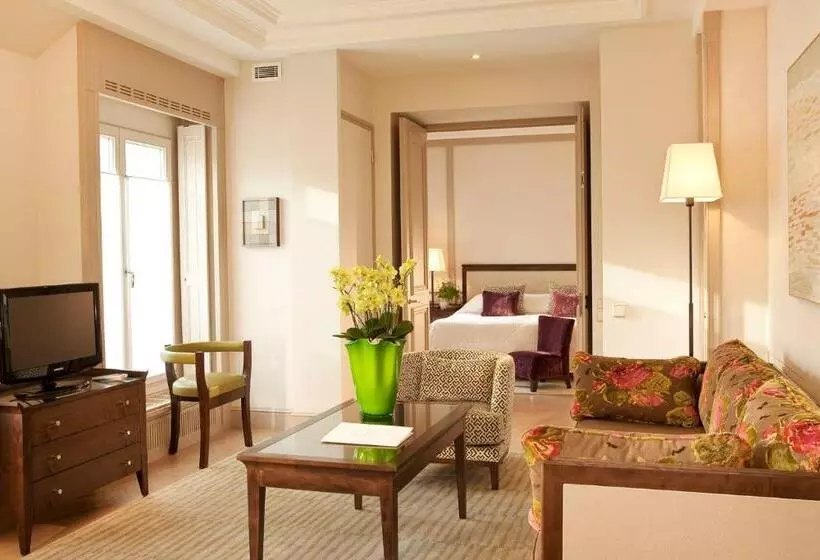 آپارتمان 2 خوابه با تراس, Hôtel De L Arcade