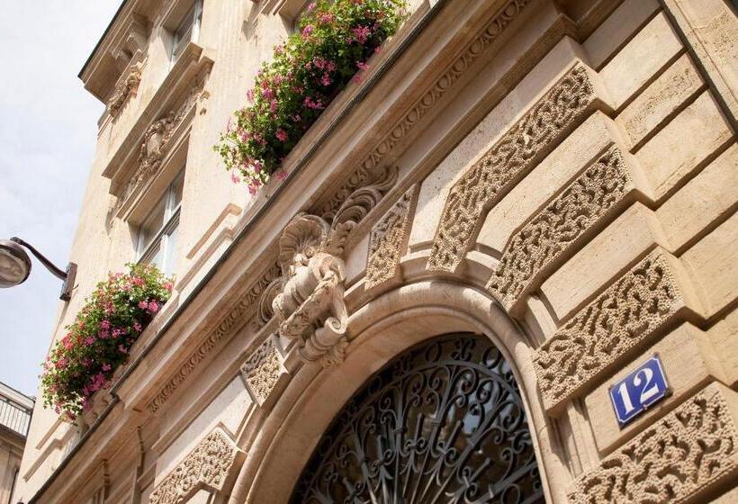 スタンダードスタジオ, Hôtel De L Arcade