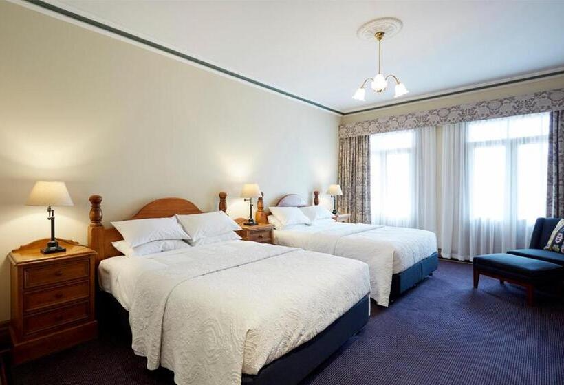 חדר דלוקס, The Terrace At The Settlement