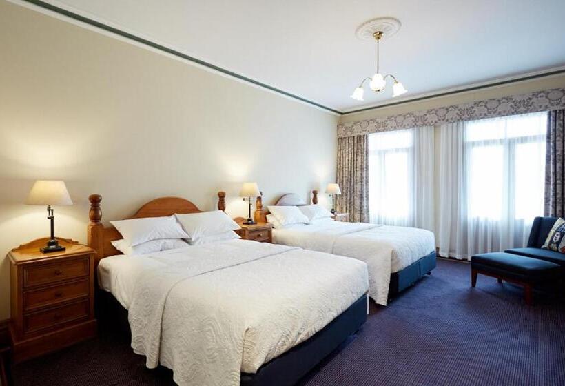 סוויטה דלוקס, The Terrace At The Settlement