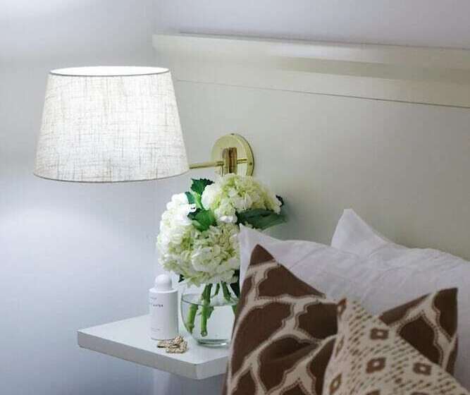 דירת חדר, Collins