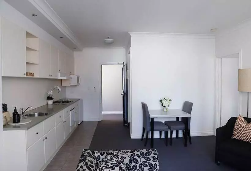 1 Yatak Odalı Daire, Collins