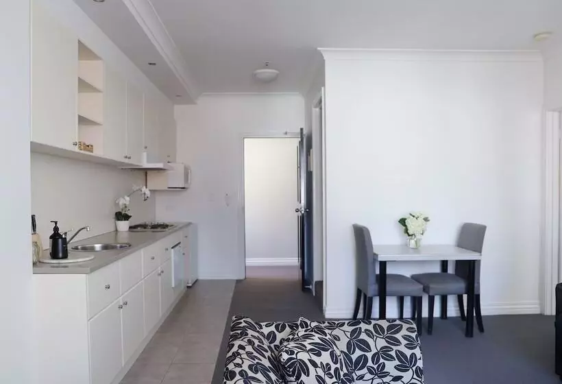 1 Yatak Odalı Daire, Collins