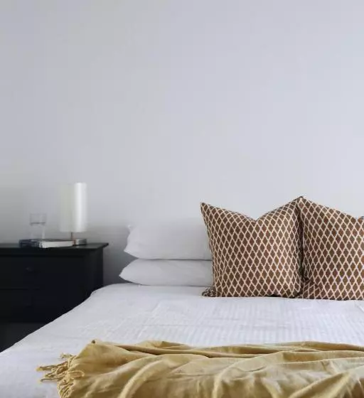 2 Yatak Odalı Daire, Collins